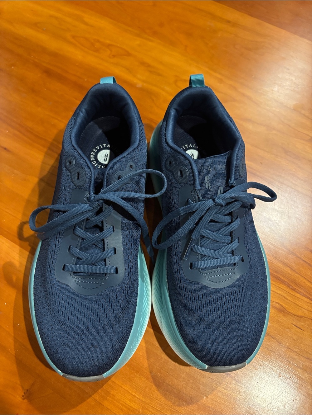 REVITALIGN Orthotic Mesh Walking Sneakers size 8.5 med width